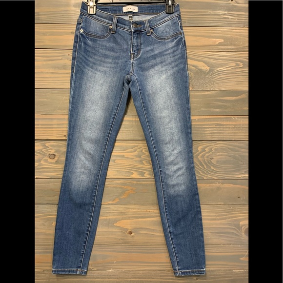Gently worn- Skinny Jeans - Picture 1 of 4